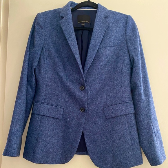 Banana Republic Jackets & Blazers - Blue fitted blazer. Banana Republic.